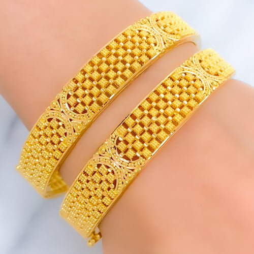 22k-gold-beautiful-symmetrical-chequered-bangles