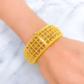 22k-gold-iconic-palatial-netted-floral-bangle