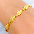 22k-gold-delicate-stately-bracelet