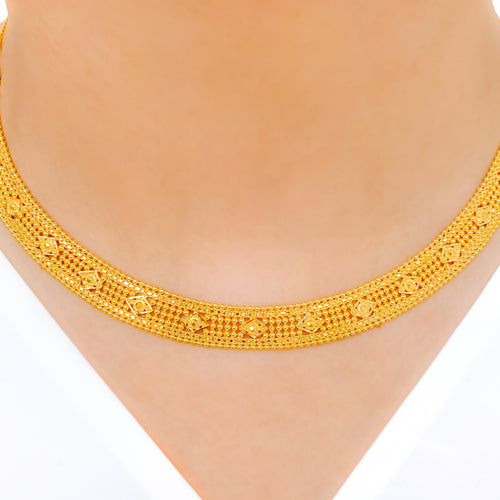 Chic Slender 22k Gold Choker Set