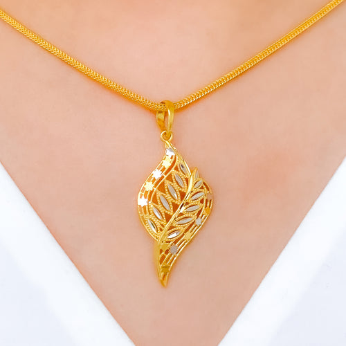 Trendy Asymmetrical Pendant 22k Gold Set