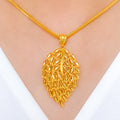 Glamorous High Finish Leaf Pendant 22k Gold Set