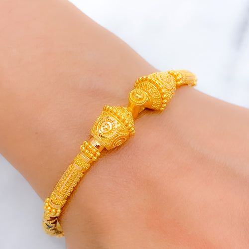 Lightweight 22k Gold Meenakari Bangle