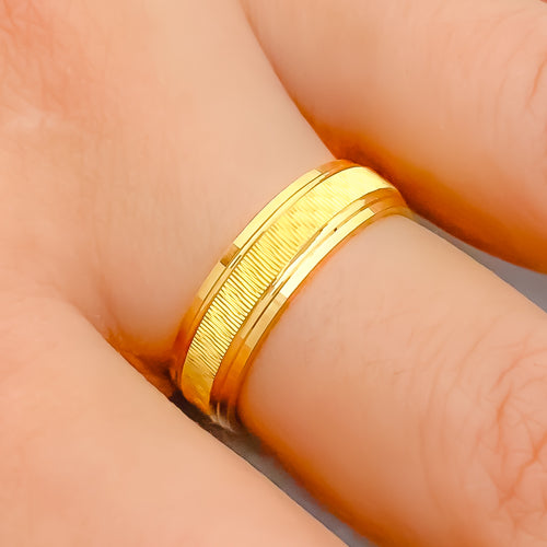 Refined Radiant 22k Gold Band