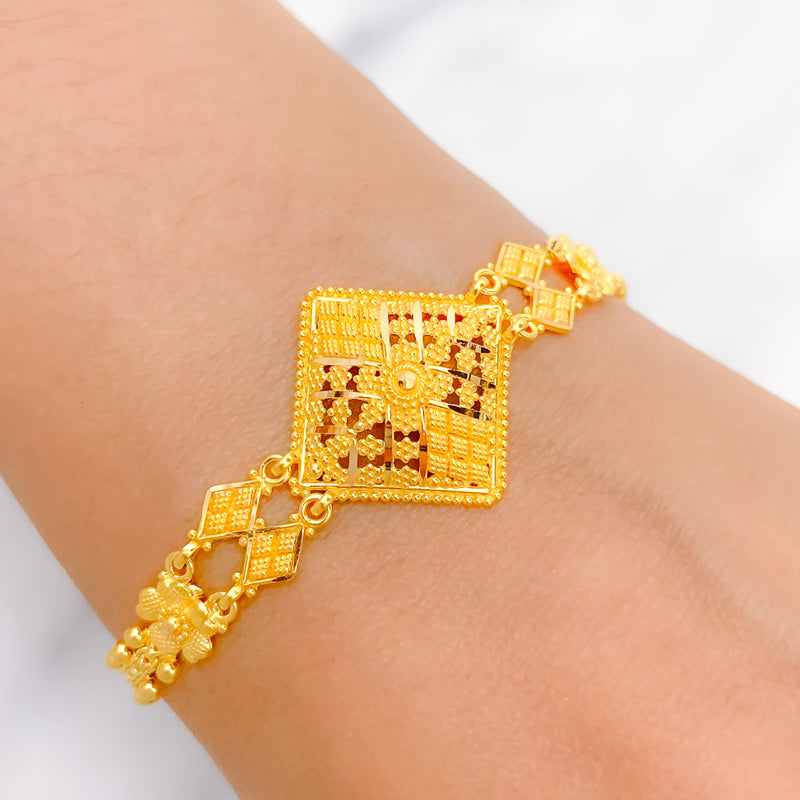 Charming Yellow Gold Bracelet