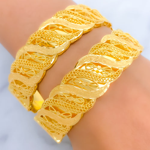 21k-gold-Timeless Wavy Textured Screw Bangles