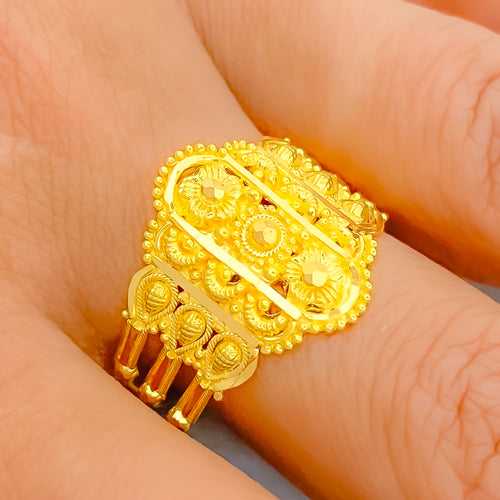 Lavish Triple Flower Ring