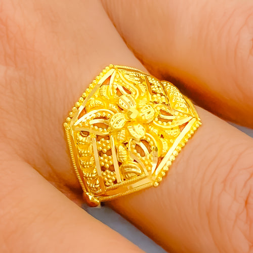 Glistening Vine Motif Ring