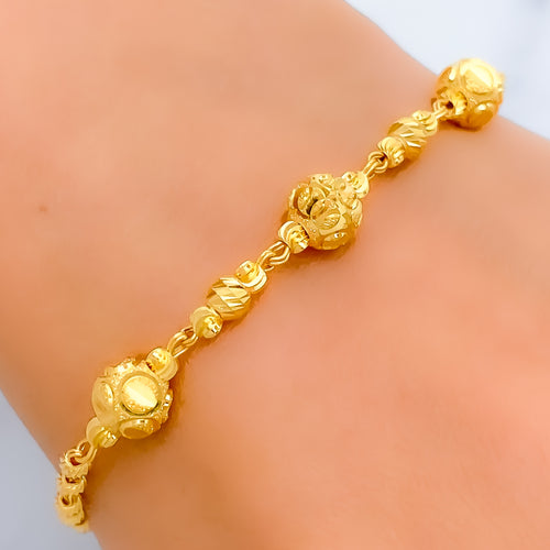 22k-shimmering-upscale-bracelet