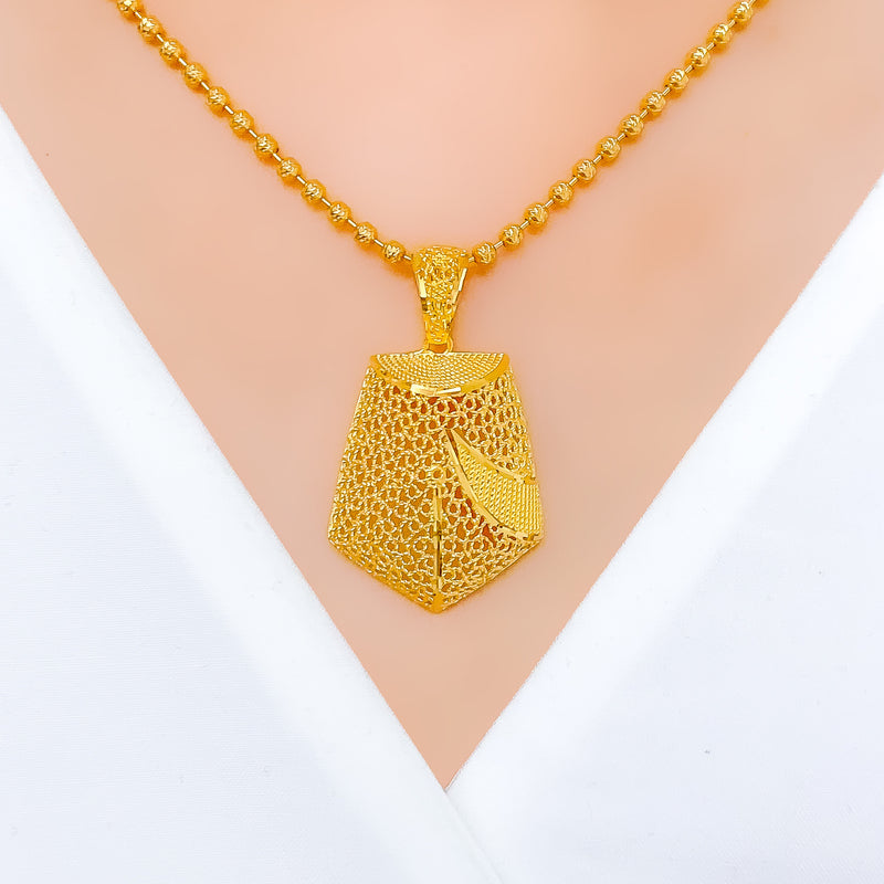 Delicate Filigree 22k Gold Pendant