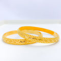 Stylish Reflective 22k Gold Bangle Pair