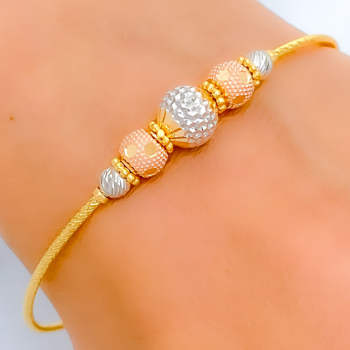 22k-gold-Luxurious High Finish Bangle Bracelet  