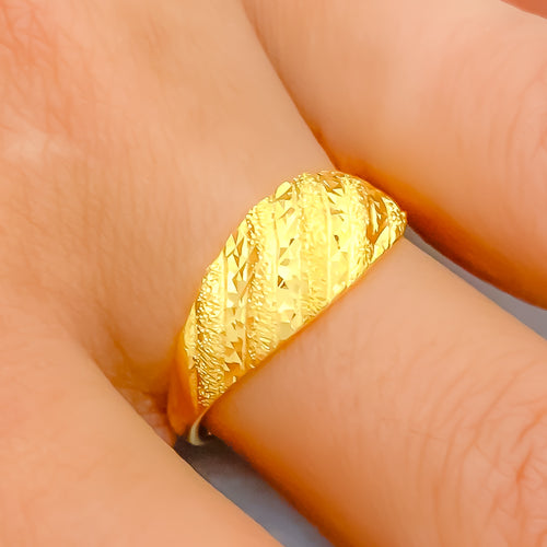 21k-gold-beautiful-dainty-ring