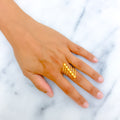 21k-gold-glistening-regal-ring