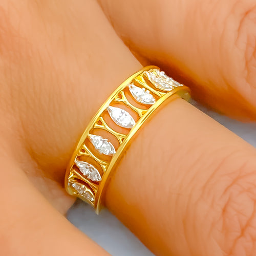 18k-gold-Delicate Dressy Diamond Ring 
