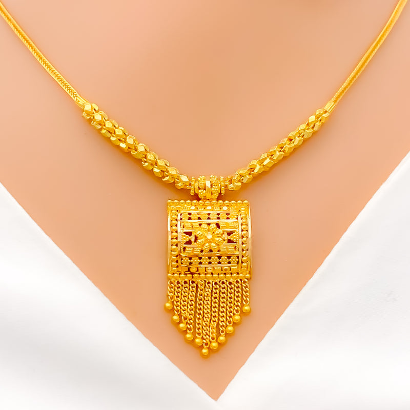 22k-gold-majestic-chandelier-necklace-set