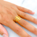 22k-symmetrical-etched-ring