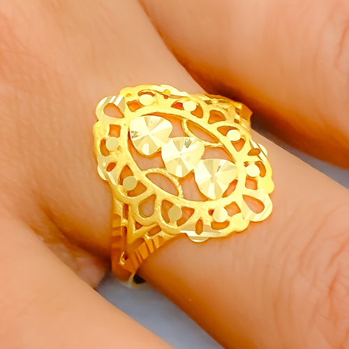 22k-tasteful-heart-ring