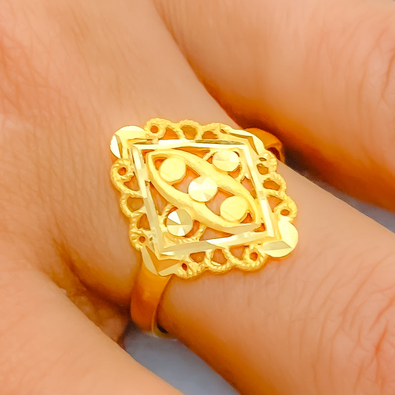 22k-fine-glistening-ring