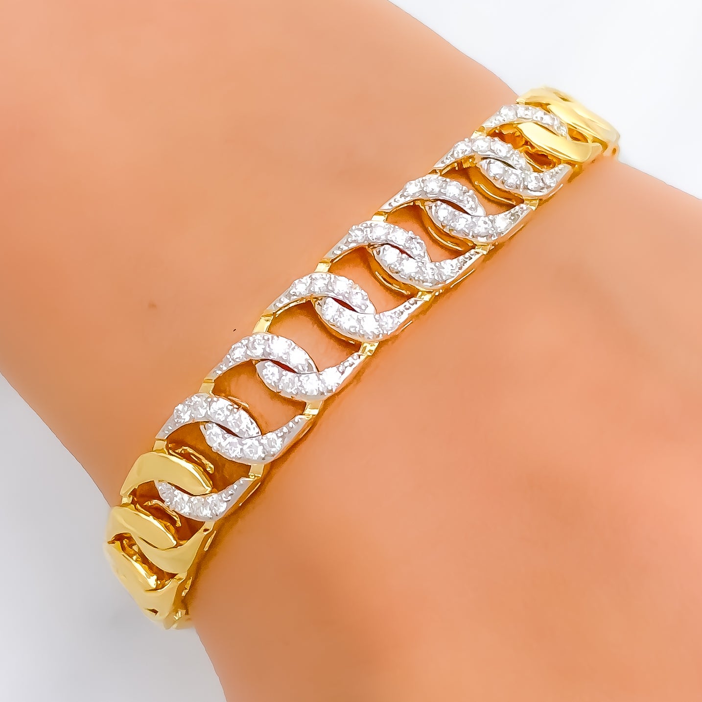 Chic Diamond 18k Gold Link Bracelet – Andaaz Jewelers