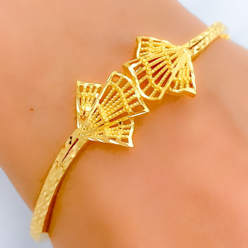 22k-gold-beautiful-upscale-bangle-bracelet