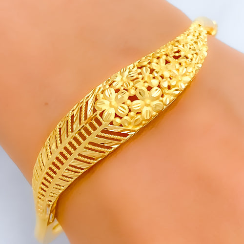 22k-gold-tasteful-charming-bangle-bracelet