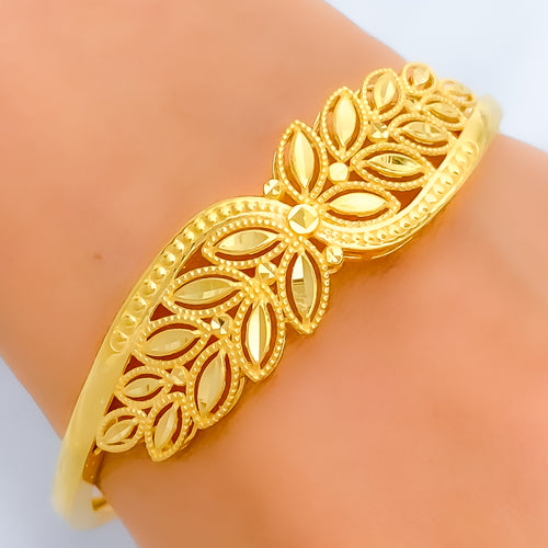22k-gold-graceful-leaf-bangle-bracelet