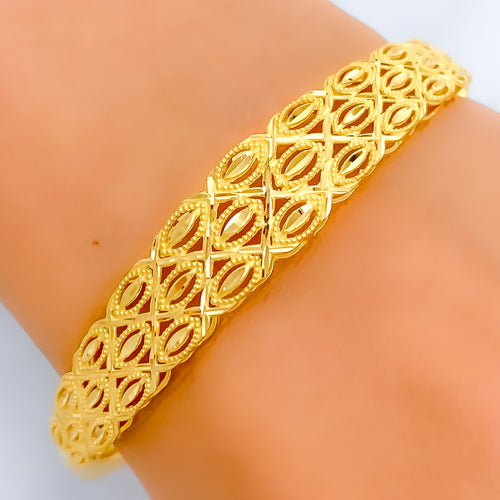 22k-gold-blooming-jazzy-bangle-bracelet