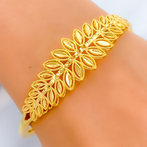 22k-gold-bright-lavish-bangle-bracelet