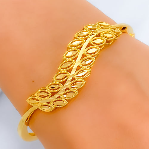 22k-gold-vibrant-decorative-bangle-bracelet