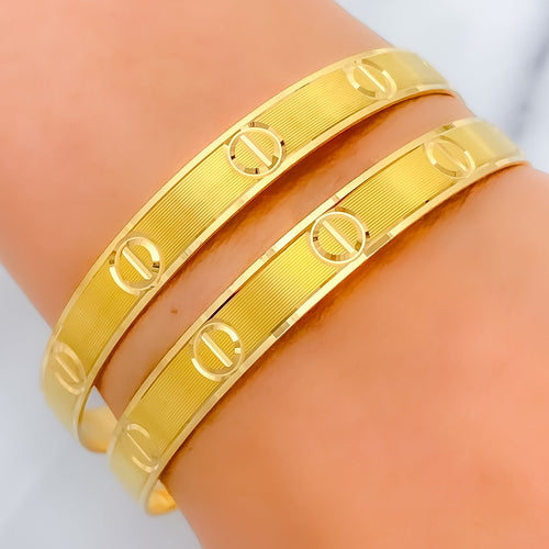 22k-stylish-gold-bangles