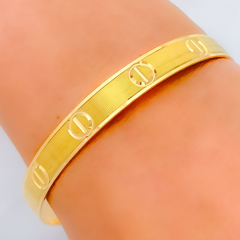 22k-fashionable-gold-bangle