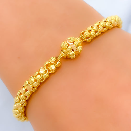 22k-gold-jali-delicate-bracelet