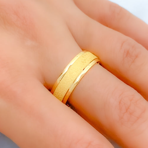 Trendy Sand 22k Gold Finish Band