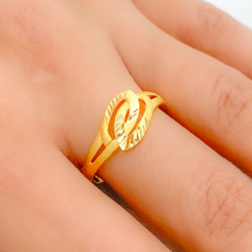 Ethereal Interlinked 22k Gold Leaf Ring
