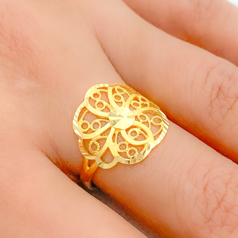 Lavish Open Flower 22k Gold Ring