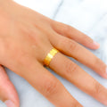 21k-gold-elevated-gold-band