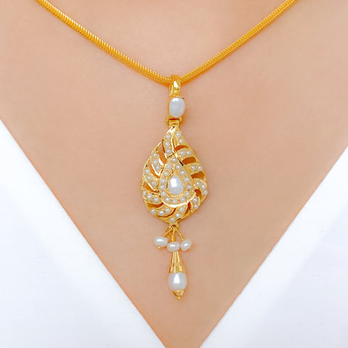 Dainty Pearl Pendant 22k Gold Set