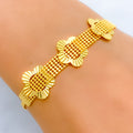 22k-gold-Shiny Open Flower Bracelet