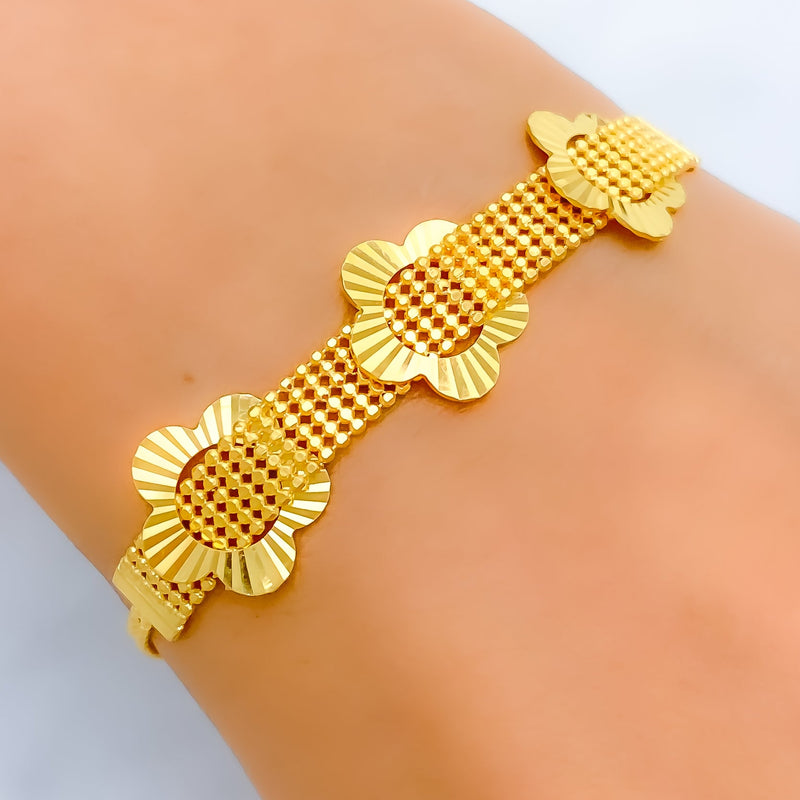 22k-gold-Flat Chain Three Flower Bracelet 