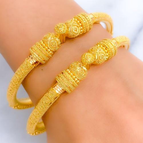 22k-gold-tasteful-sophisticated-pipe-bangles