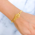 22k-gold-sparkling-shell-accented-bangle-bracelet