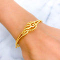 22k-gold-sparkling-shell-accented-bangle-bracelet