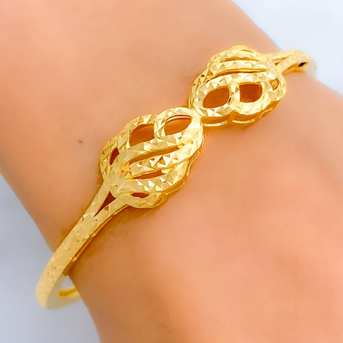 22k-gold-ornate-dual-motif-bangle-bracelet