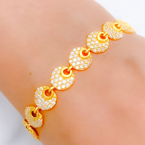 Beautiful Chand 22k Gold Link Bracelet