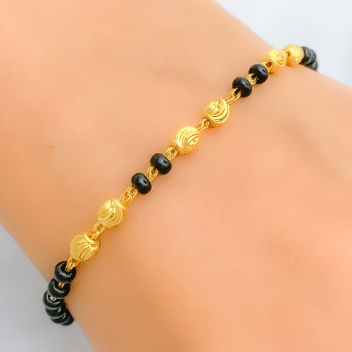 22k-gold-delightful-stately-bracelet