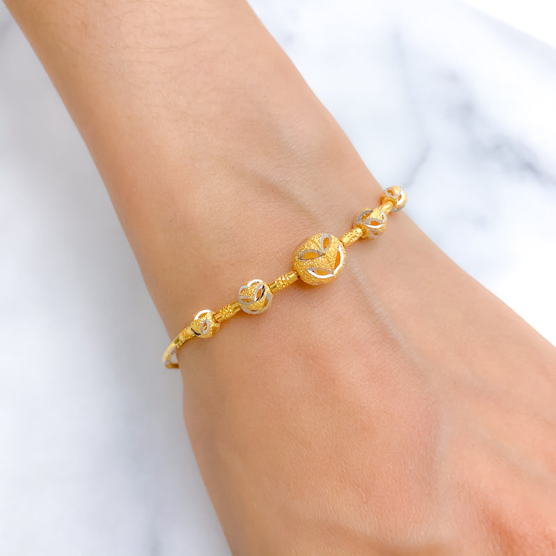 Rich Bangle Look Bracelet