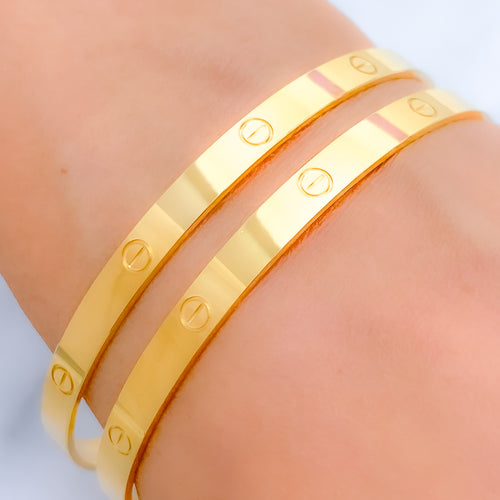 Contemporary Reflective 22k Gold Pair Bangles