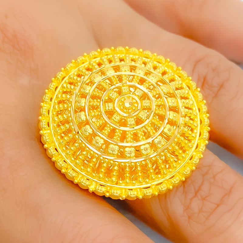 22k-gold-shimmering-tasteful-ring