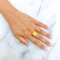 21k-gold-Bright Striped Oval Ring 